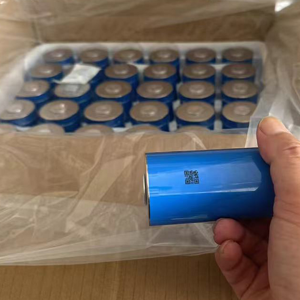 EVE 4695E 3.2V 30Ah Cylindrical lithium iron phosphate battery