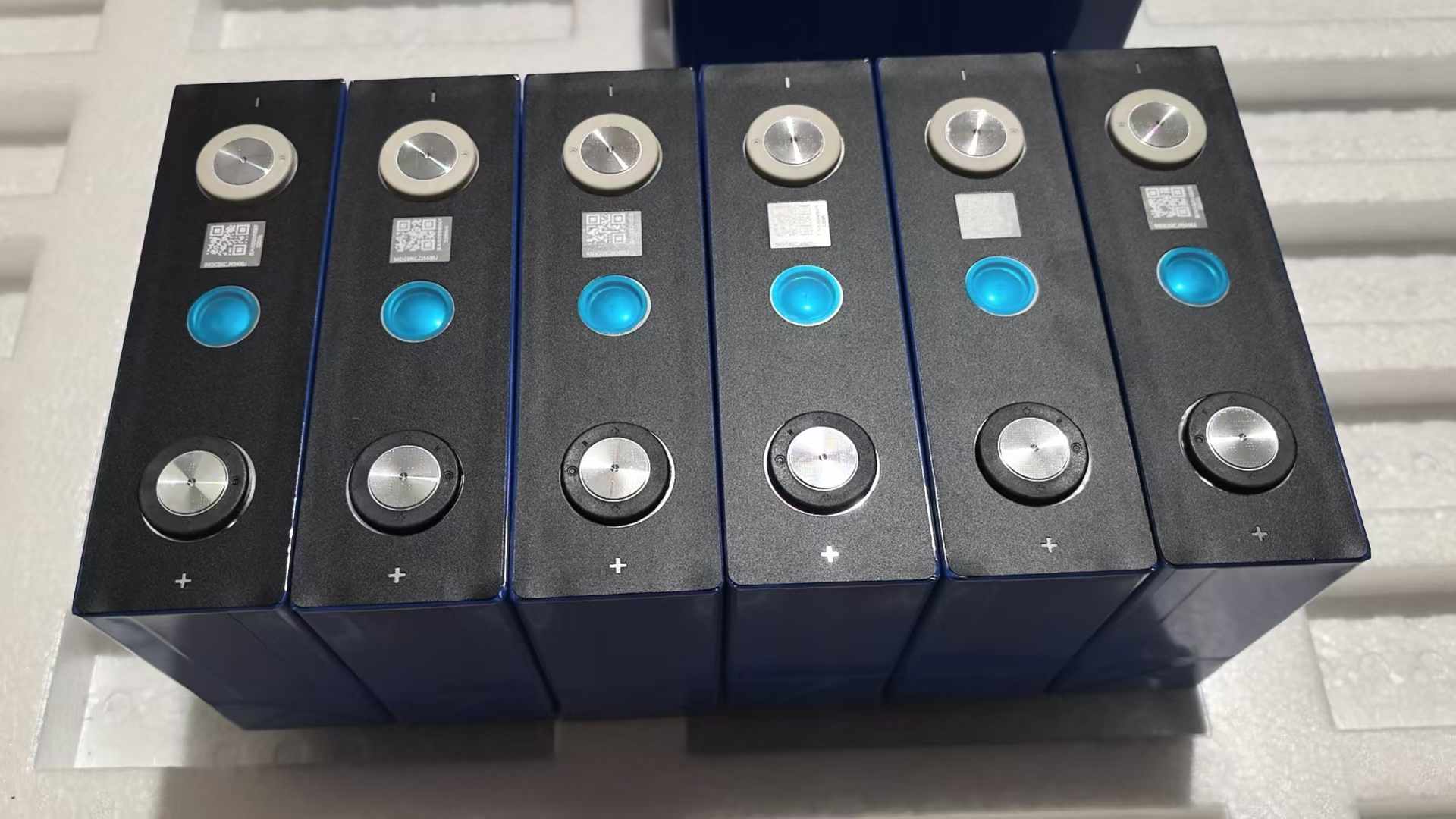 Wholesale EVE LF100LA 3.2V 105Ah LiFePO4 Battery Cells – Original A-Grade Products with Attractive Pricing